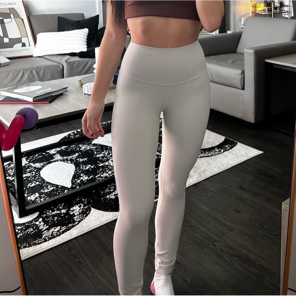 Lululemon Aligns (Double Lined) Size 2, 25”